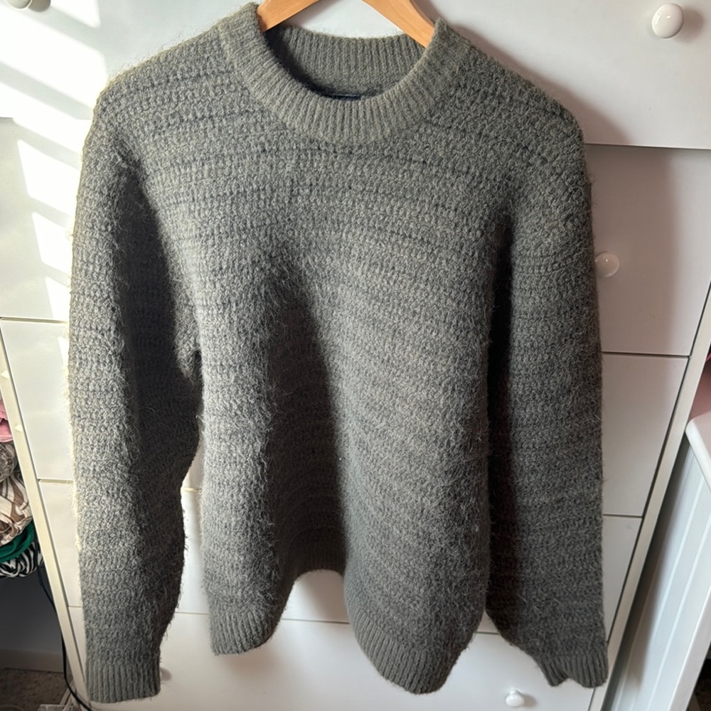 NWOT ABERCROMBIE SWEATER